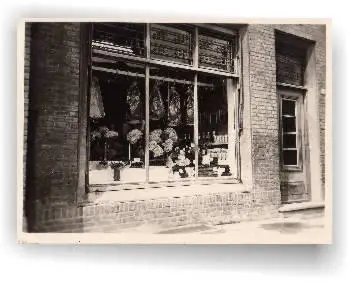 Seemann an der Ecke Bremer- von der Horst-Straße Seemann an der Ecke Bremer- von der Horst-Straße